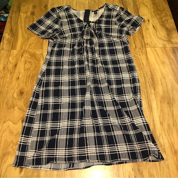 torrid Dresses & Skirts - Torrid Black White Plaid Short Sleeve Stretch Back Zipper Dress Womens Size 0